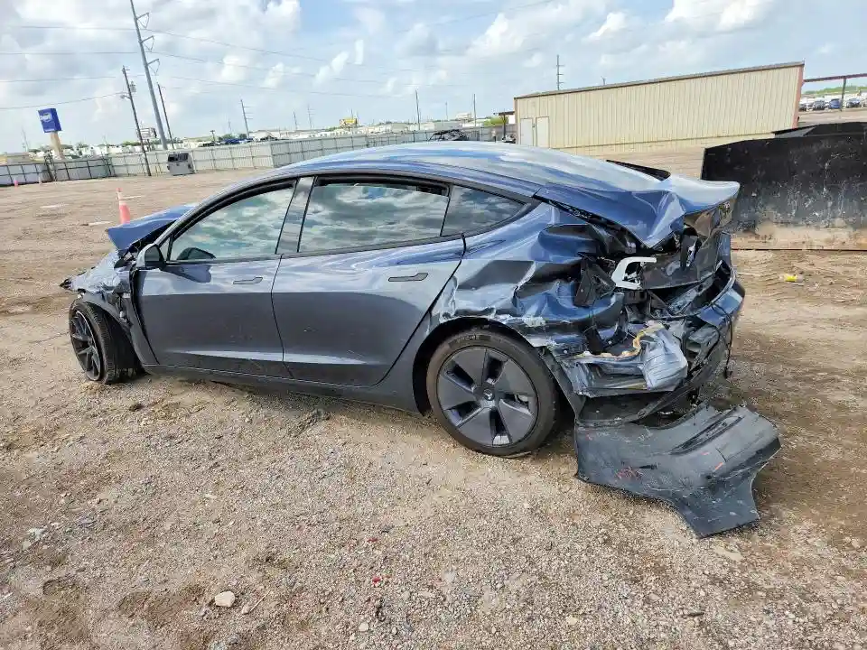5YJ3E1EB2NF269656 2022 TESLA MODEL 3-1