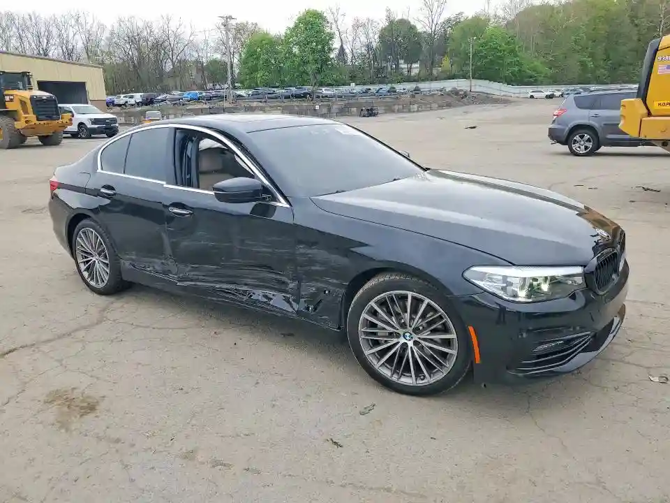 WBAJE7C52JWD53408 2018 BMW 5 SERIES-3