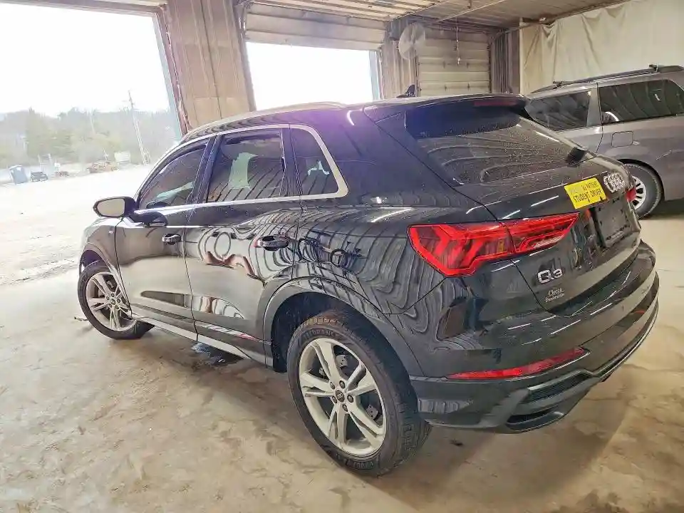 WA1EECF3XN1060826 2022 AUDI Q3-1
