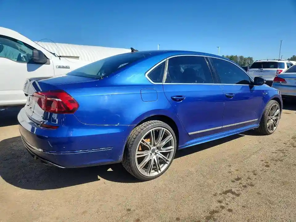 1VWDT7A37HC031165 2017 VOLKSWAGEN PASSAT-2