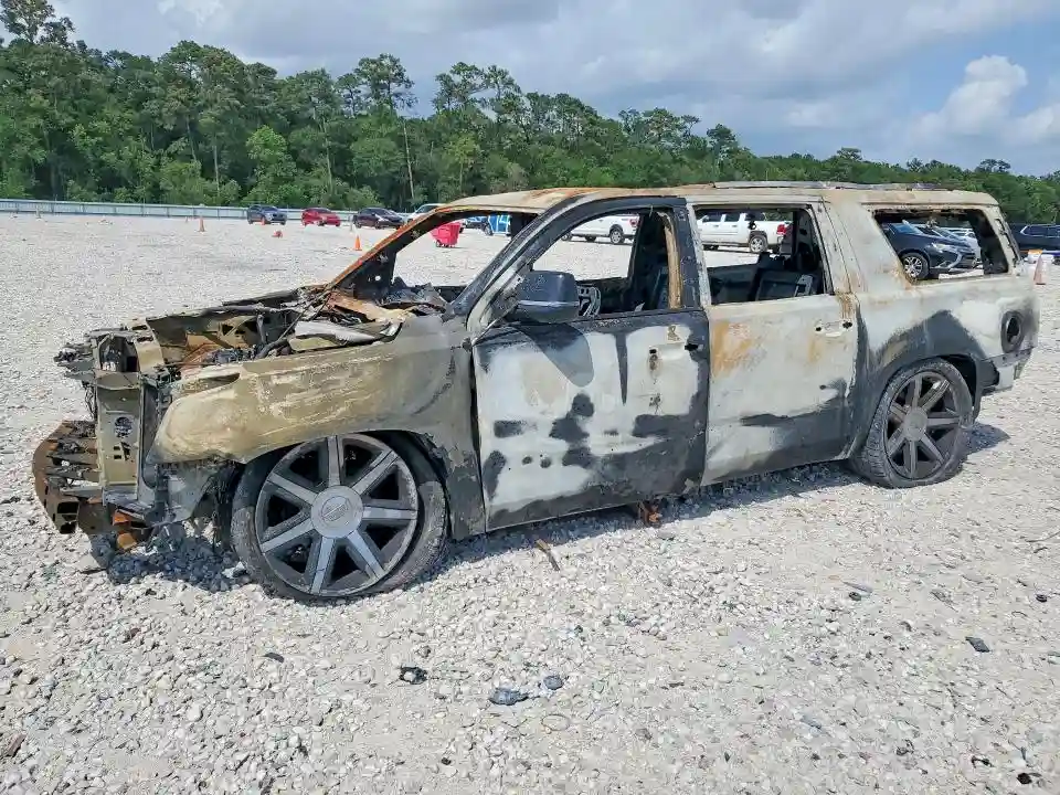 1GYS3HKJ0HR122556 2017 CADILLAC ESCALADE-0