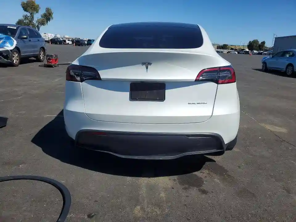7SAYGAEE4PF903114 2023 TESLA MODEL Y-5