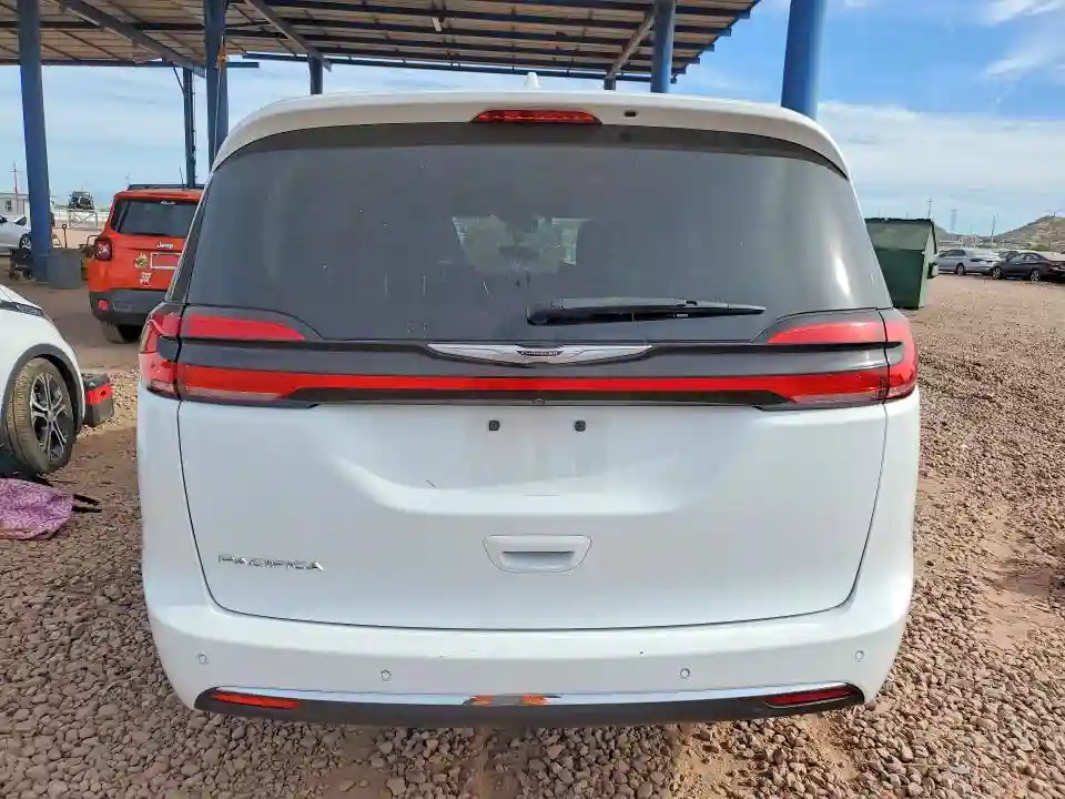 2C4RC1BG2NR140742 2022 CHRYSLER PACIFICA-5