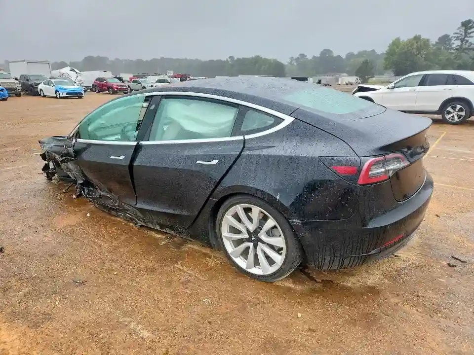 5YJ3E1EB3JF135054 2018 TESLA MODEL 3-1