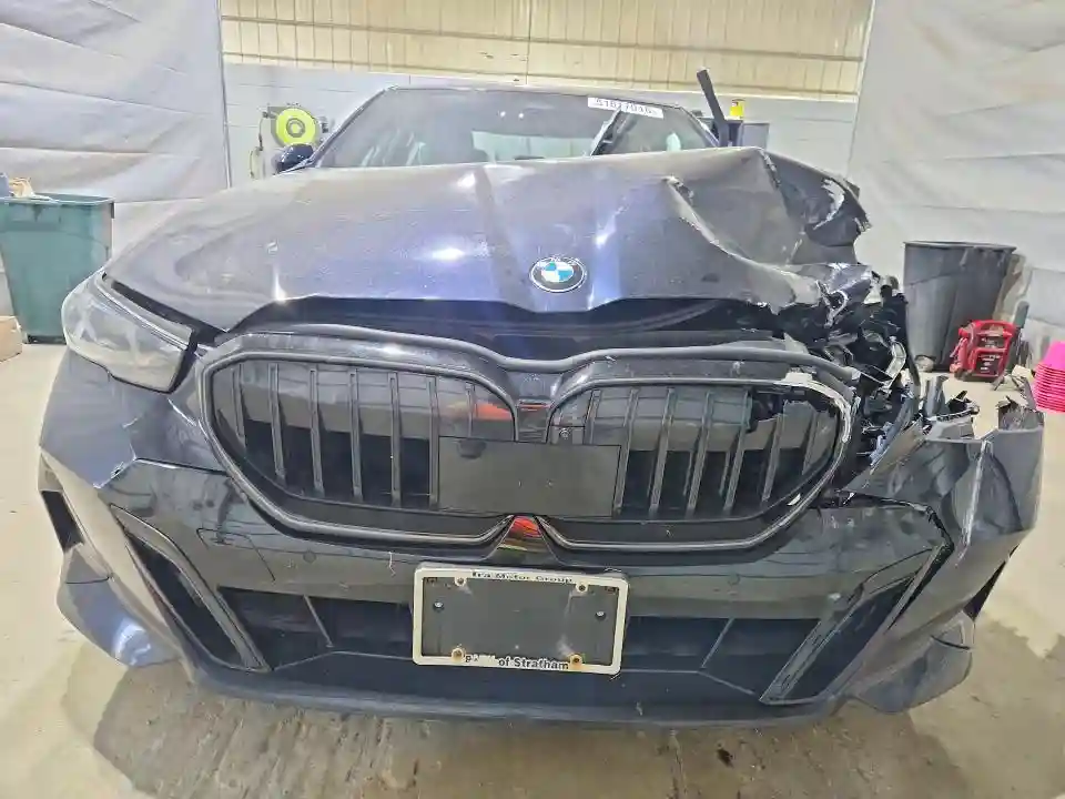 WBA63FJ06RCR89739 2024 BMW 5 SERIES-4