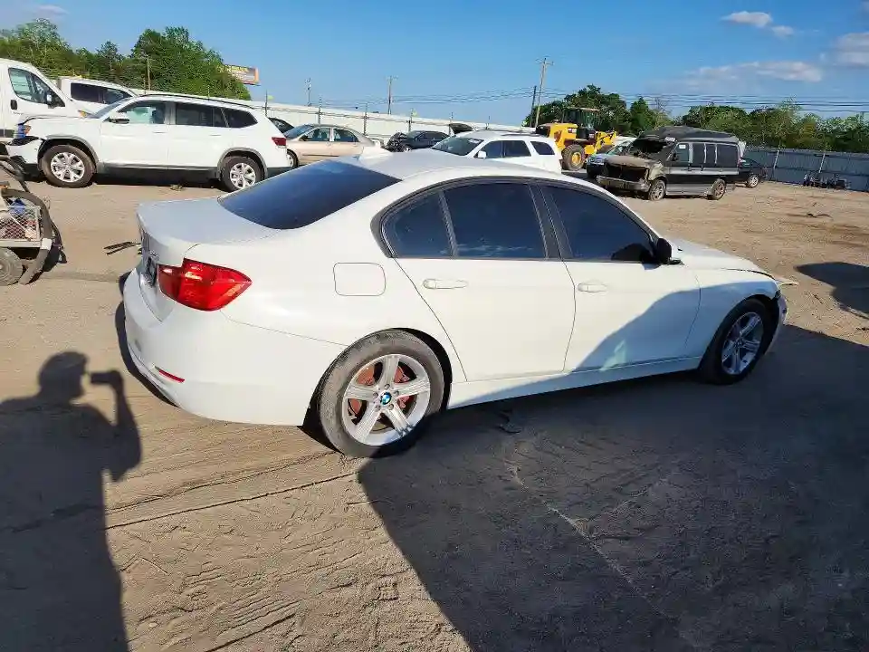 WBA3B1G51FNT03649 2015 BMW 3 SERIES-2