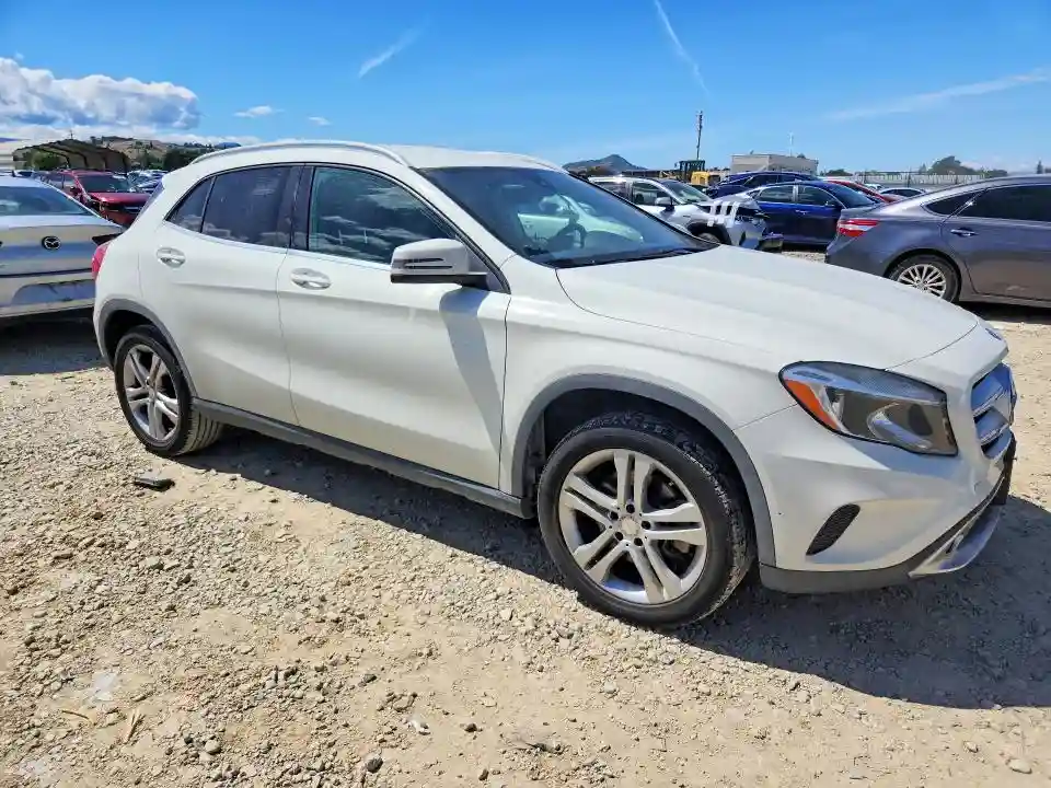 WDCTG4EB9HJ349846 2017 MERCEDES-BENZ GLA-CLASS-3
