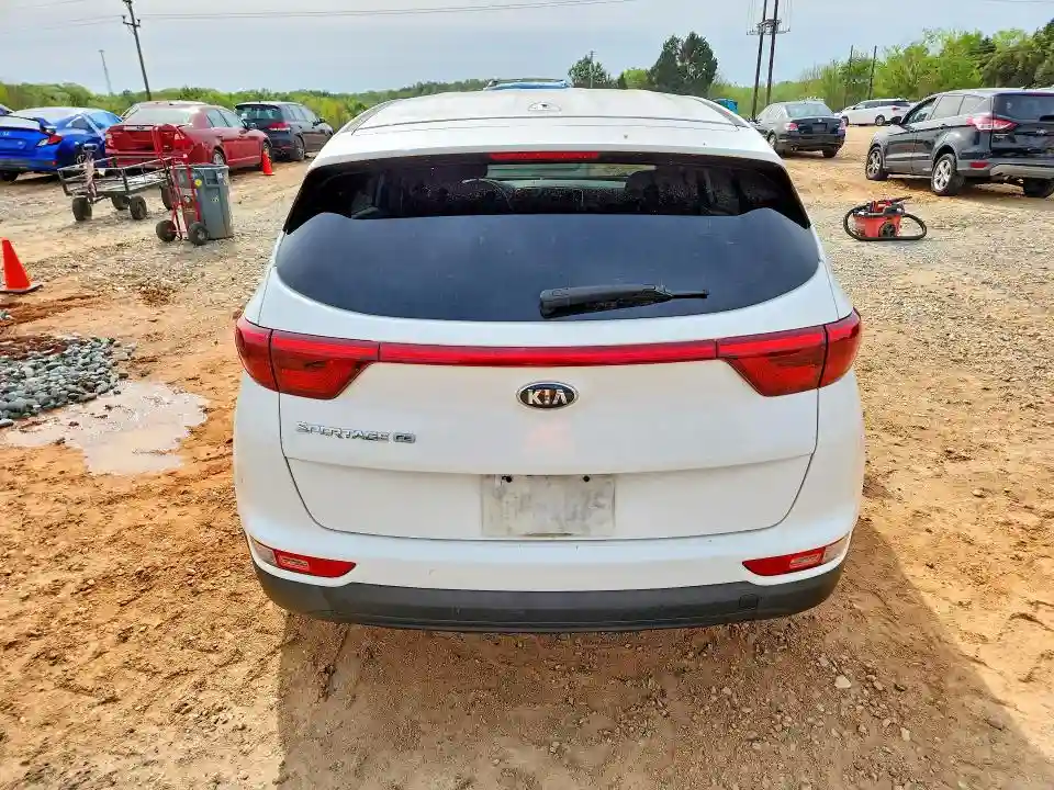 KNDPMCAC8J7426671 2018 KIA SPORTAGE-5