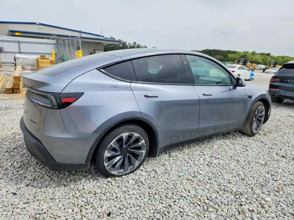 7SAYGDEE7TA627620 2026 TESLA MODEL Y-2