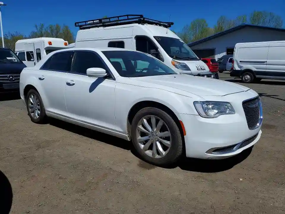 2C3CCARG9HH637409 2017 CHRYSLER 300-3