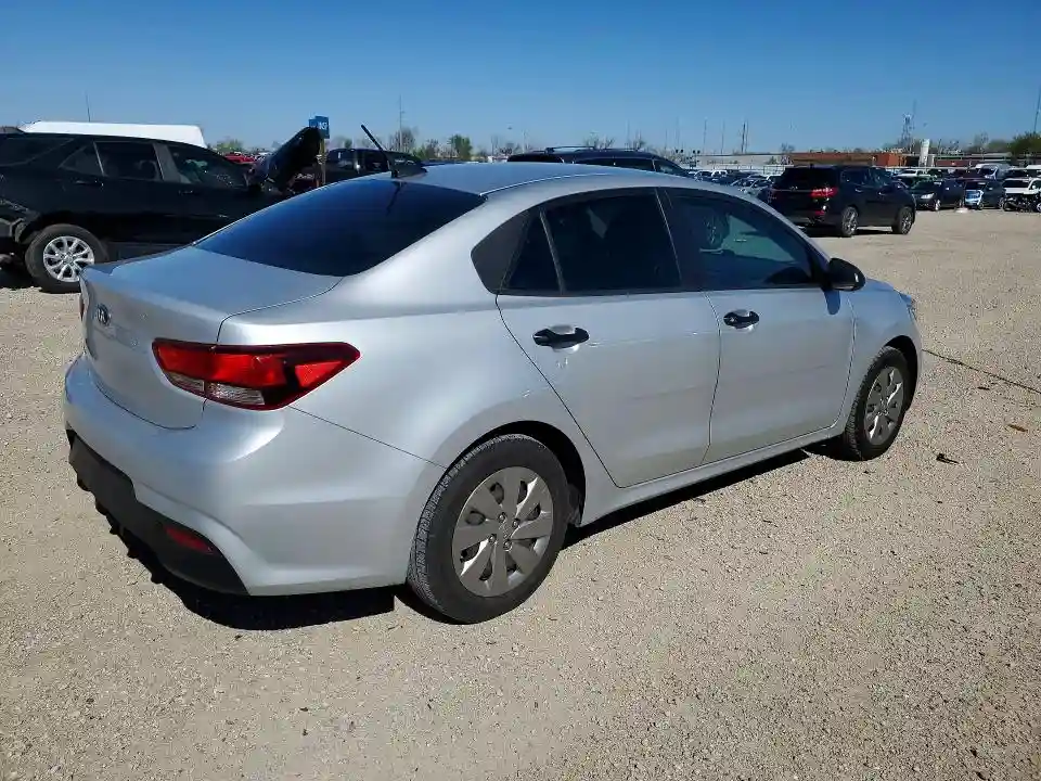 3KPA24AB2JE058805 2018 KIA RIO-2