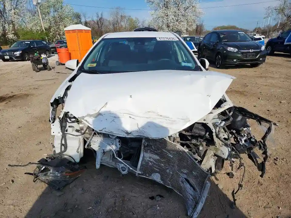 5YFBURHE1KP930676 2019 TOYOTA COROLLA-4