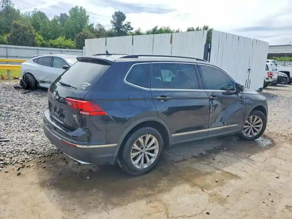 3VV3B7AX0JM128895 2018 VOLKSWAGEN TIGUAN-2