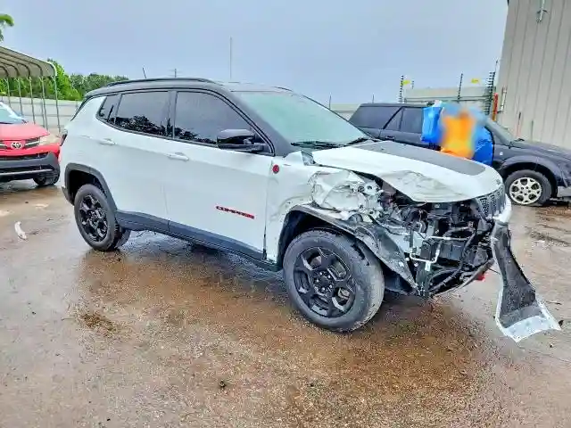 3C4NJDDNXPT568138 2023 JEEP COMPASS-3