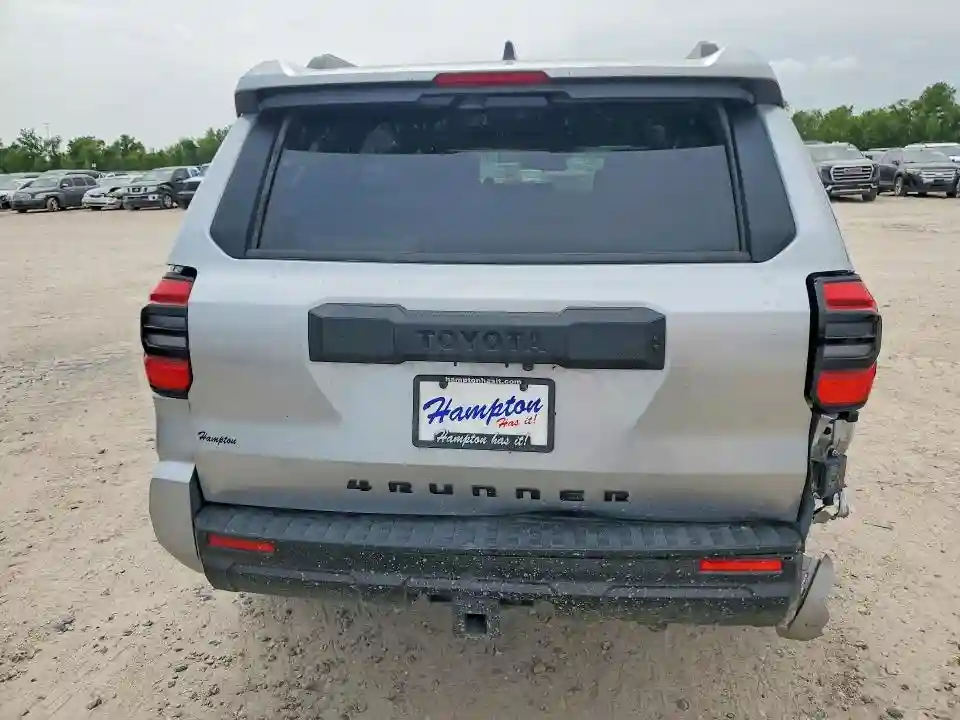 JTEVA5AR9S5006975 2025 TOYOTA 4RUNNER-5
