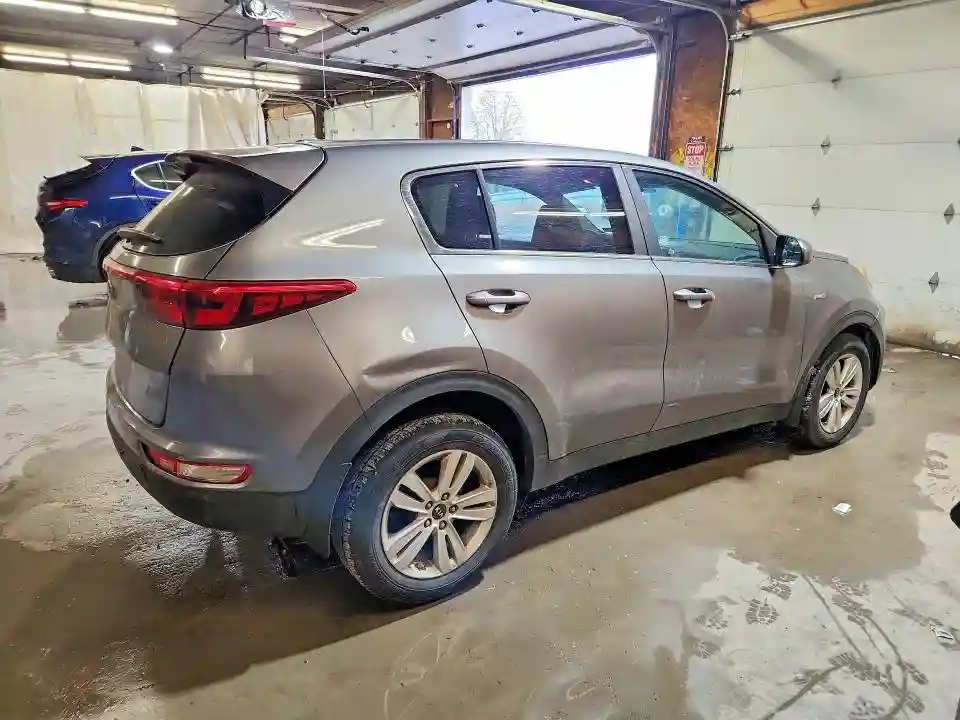 KNDPMCAC9J7447531 2018 KIA SPORTAGE-2
