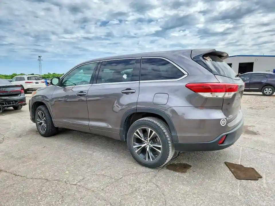 5TDZARFH3JS034471 2018 TOYOTA HIGHLANDER-1