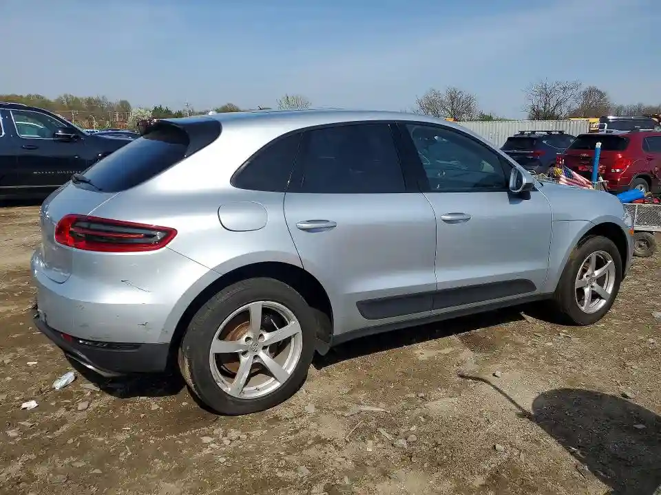 WP1AA2A50JLB12030 2018 PORSCHE MACAN-2