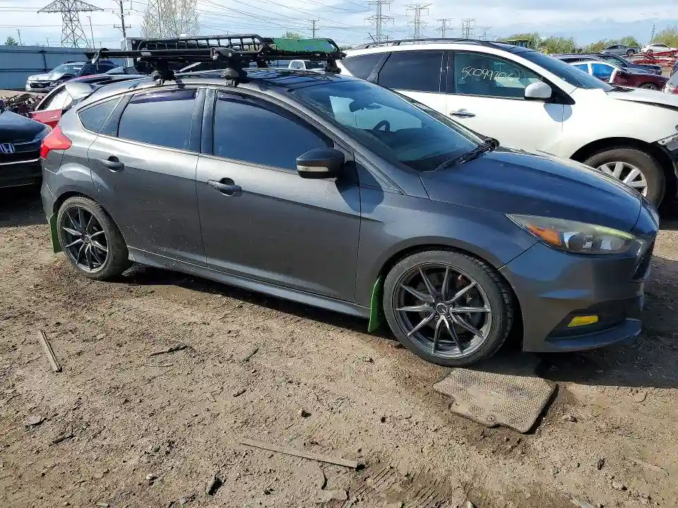 1FADP3L99JL256152 2018 FORD FOCUS-3
