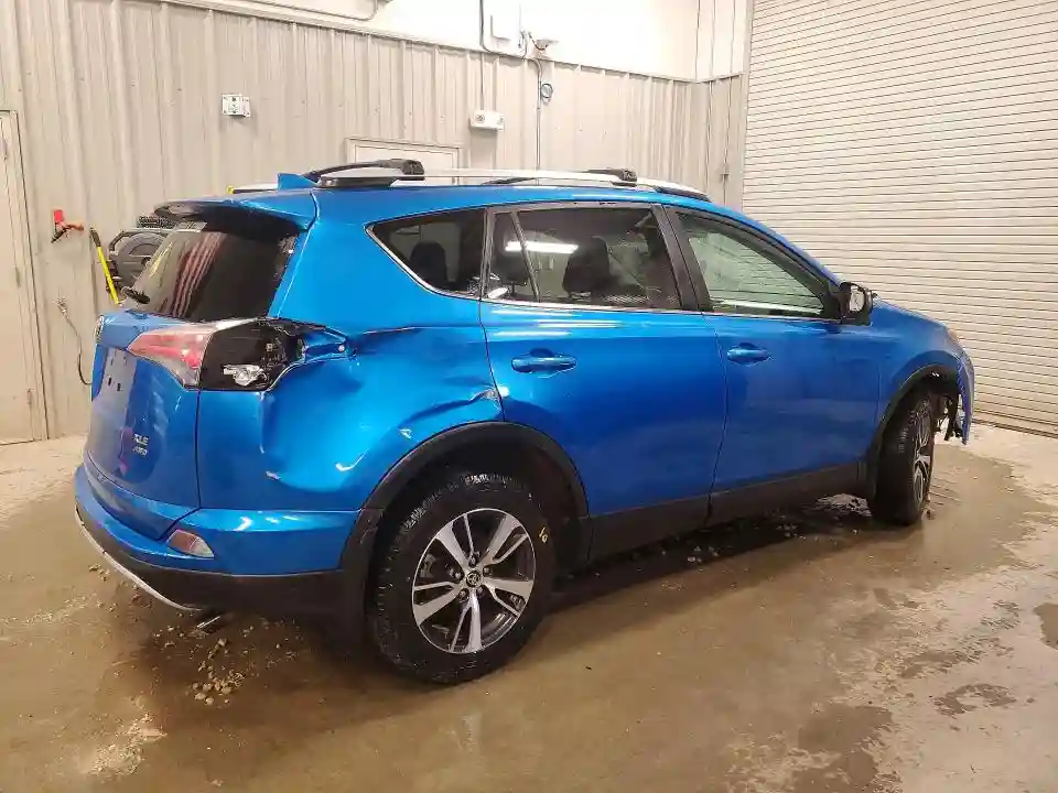 JTMRFREV0GJ085196 2016 TOYOTA RAV4-2