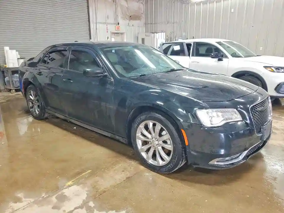 2C3CCARG8GH194703 2016 CHRYSLER 300-3