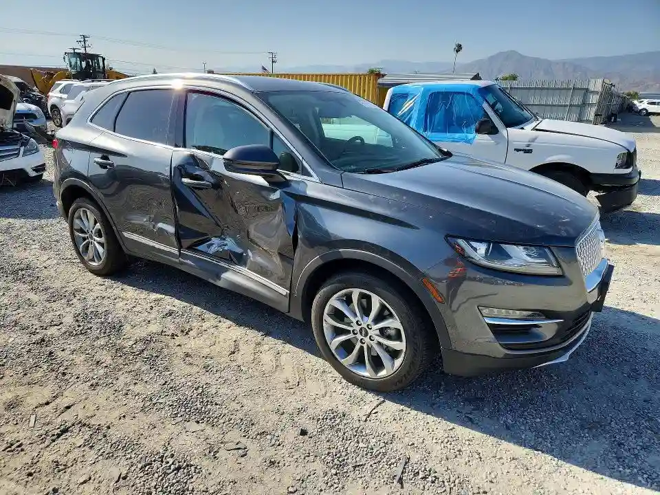 5LMCJ2C94KUL31863 2019 LINCOLN MKC-3