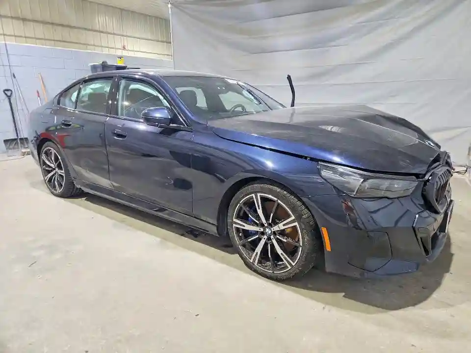 WBA63FJ06RCR89739 2024 BMW 5 SERIES-3