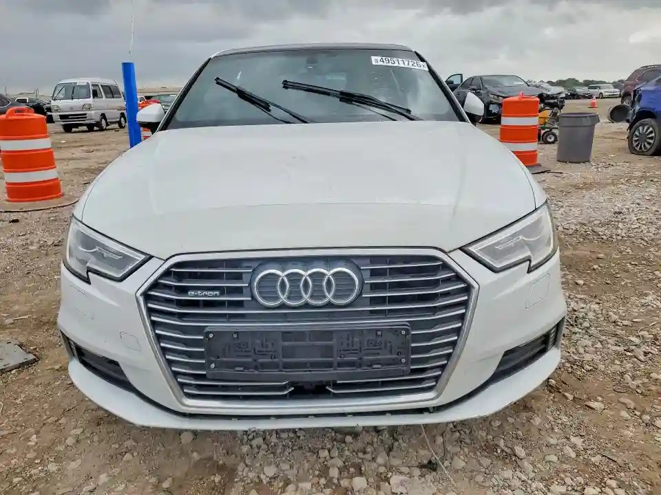 WAUUPBFF2JA154853 2018 AUDI A3-4