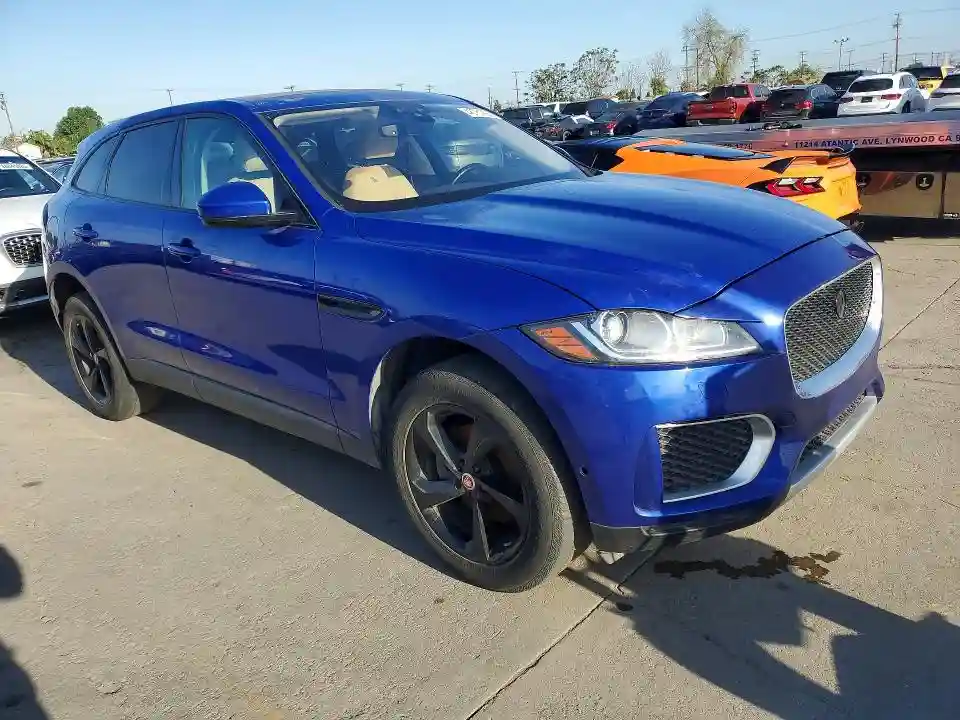 SADCJ2FX8LA633102 2020 JAGUAR F-PACE-3