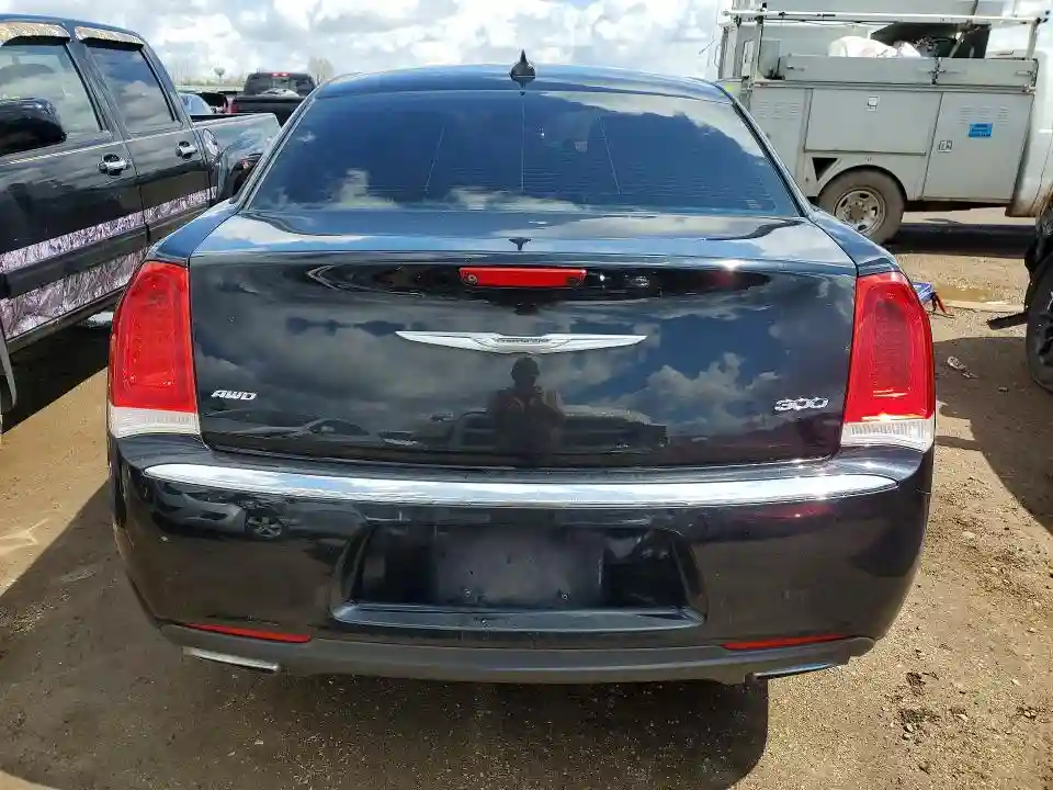 2C3CCARG2FH757016 2015 CHRYSLER 300-5