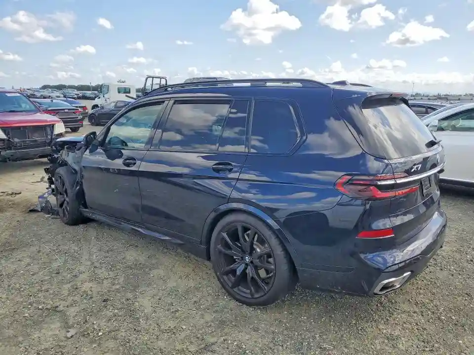 5UX23EM01R9V56588 2024 BMW X7-1