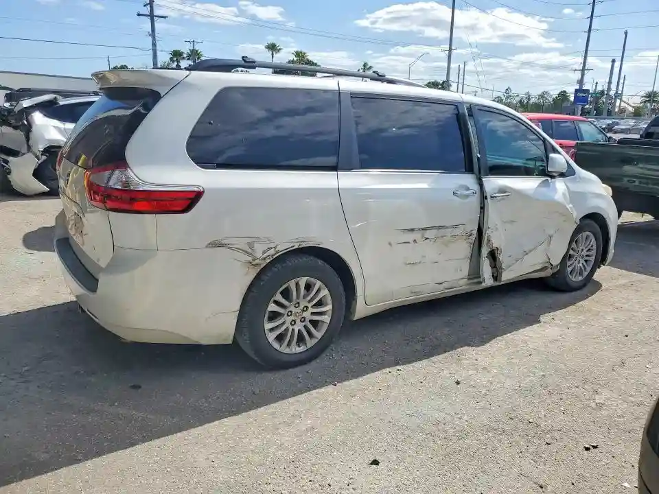 5TDYZ3DC5HS866297 2017 TOYOTA SIENNA-2
