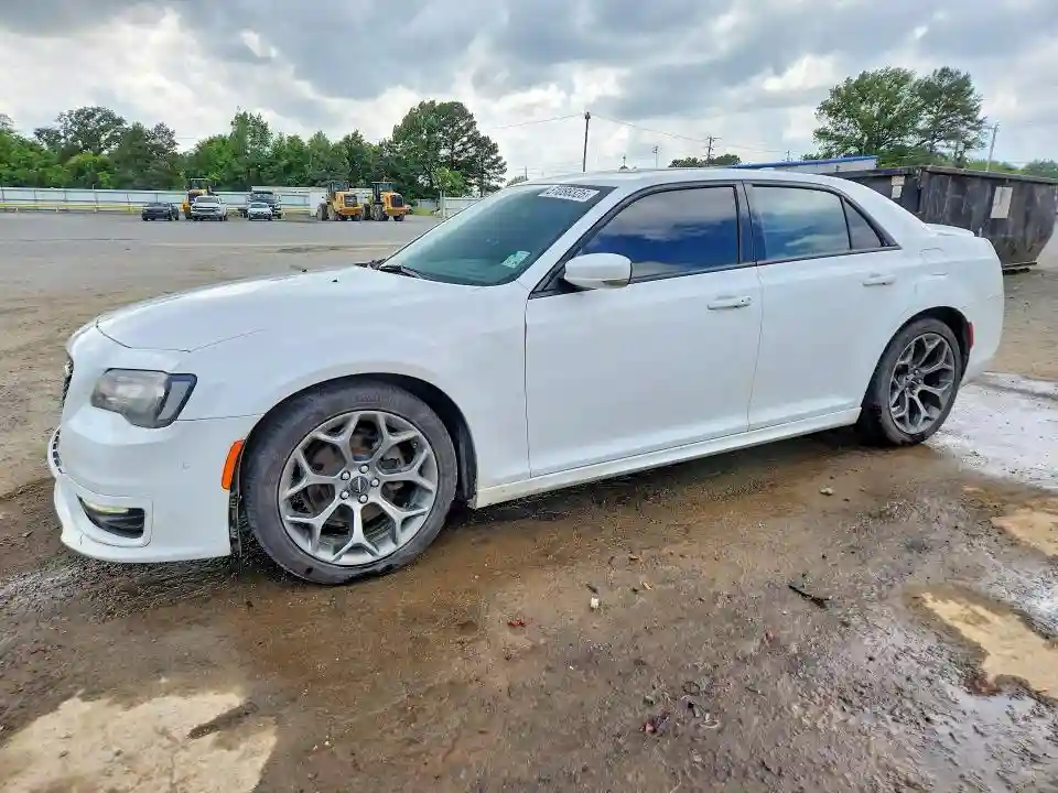 2C3CCABG3JH240035 2018 CHRYSLER 300-0
