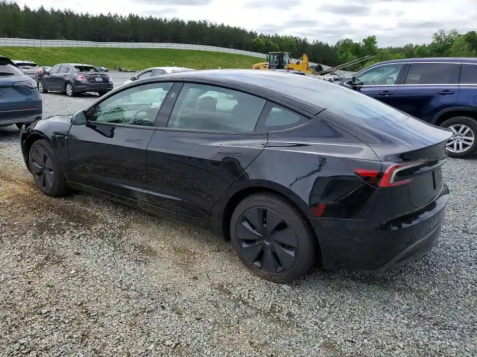 5YJ3E1EA6TF125743 2026 TESLA MODEL 3-1