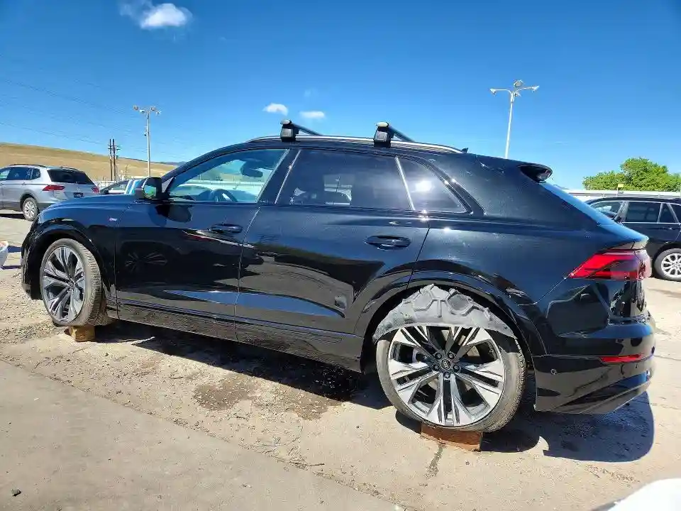 WA1EVBF11SD037535 2025 AUDI Q8-1