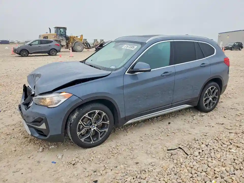 WBXJG7C00M5U33656 2021 BMW X1-0