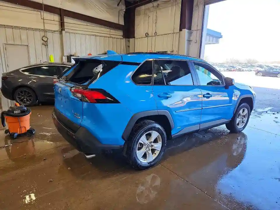 4T3R6RFV2MU007126 2021 TOYOTA RAV4-2