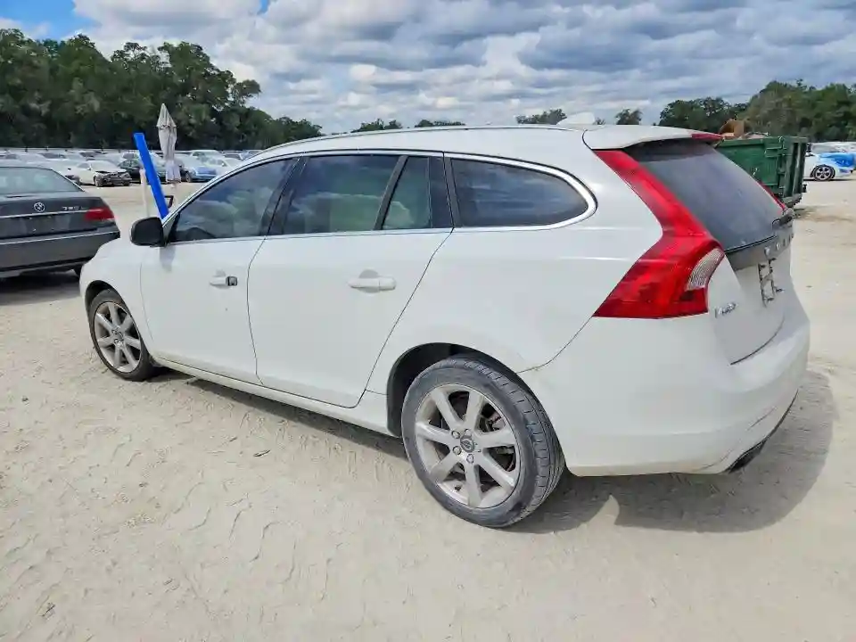 YV140MEK2G1301998 2016 VOLVO V60-1