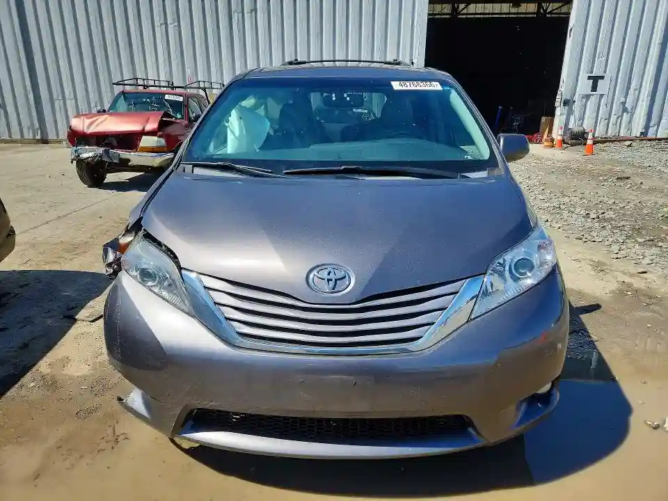5TDDZ3DC0HS149952 2017 TOYOTA SIENNA-4