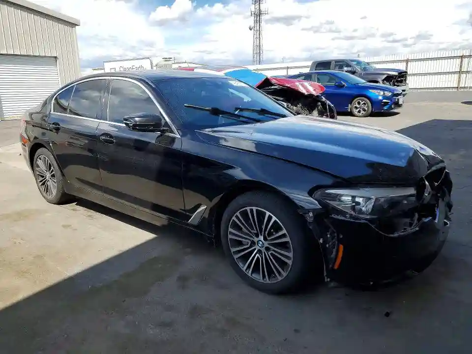 WBAJR3C03LWW83110 2020 BMW 5 SERIES-3