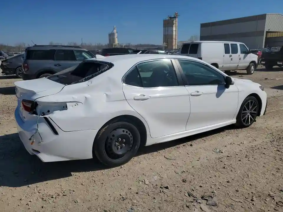 4T1G11AK8MU541762 2021 TOYOTA CAMRY-2