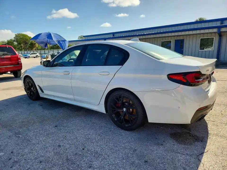 WBA73BJ09NCJ90383 2022 BMW 5 SERIES-1