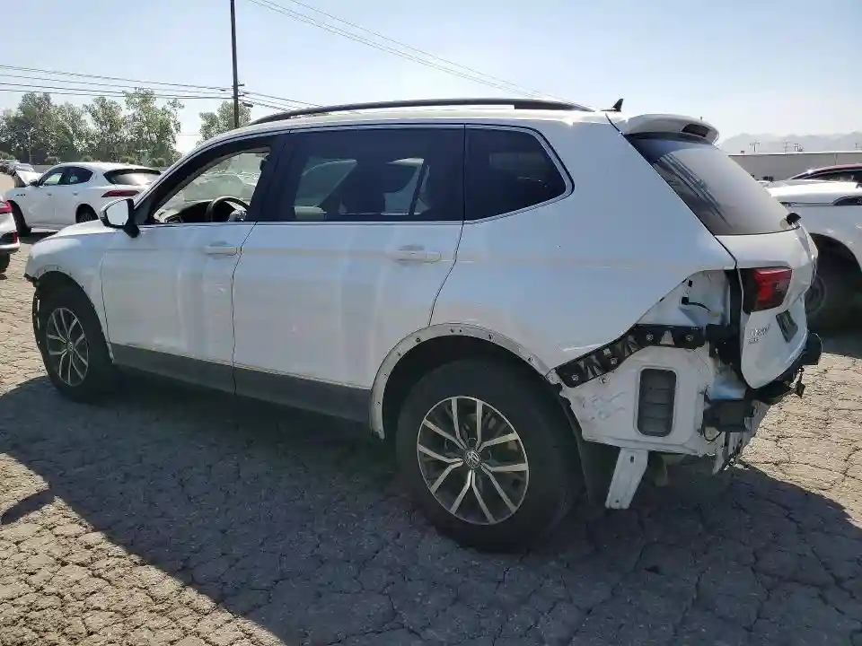 3VV3B7AX9LM092711 2020 VOLKSWAGEN TIGUAN-1