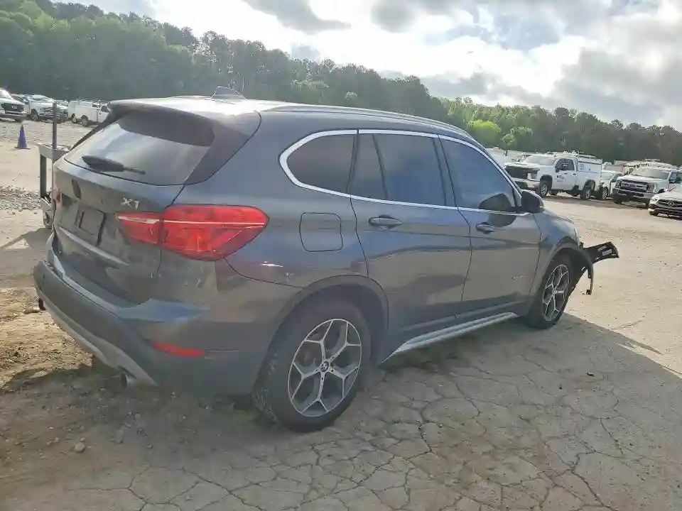 WBXHU7C39H5H35280 2017 BMW X1-2