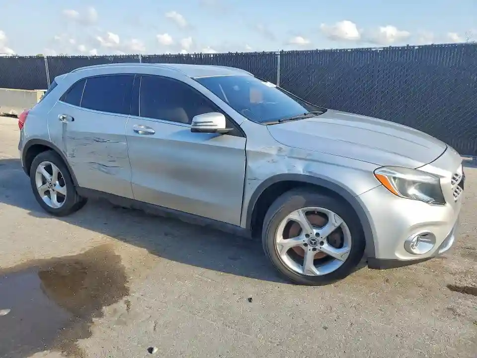 WDCTG4EB8JJ495855 2018 MERCEDES-BENZ GLA-CLASS-3