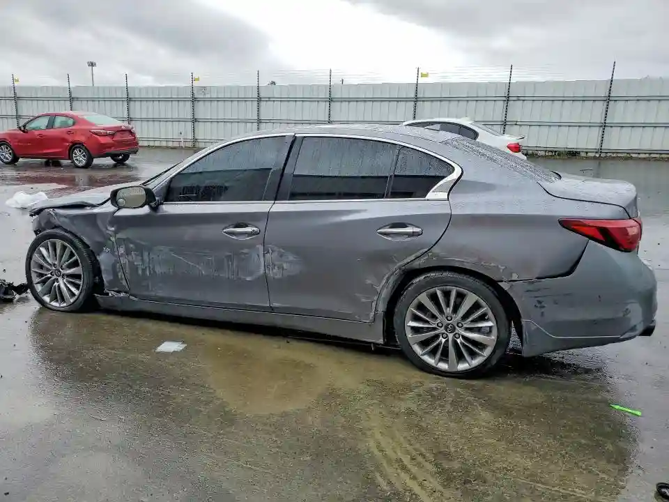 JN1EV7APXJM361891 2018 INFINITI Q50-1