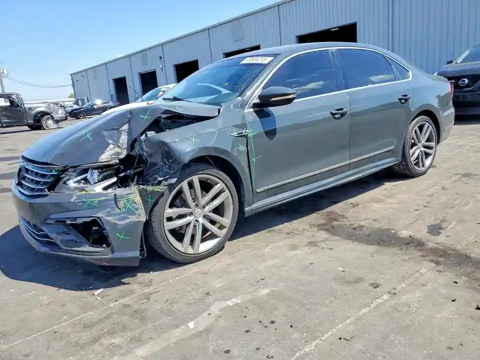 1VWDT7A31HC062640 2017 VOLKSWAGEN PASSAT-0