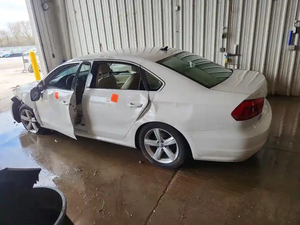 1VWBS7A34FC023662 2015 VOLKSWAGEN PASSAT-1