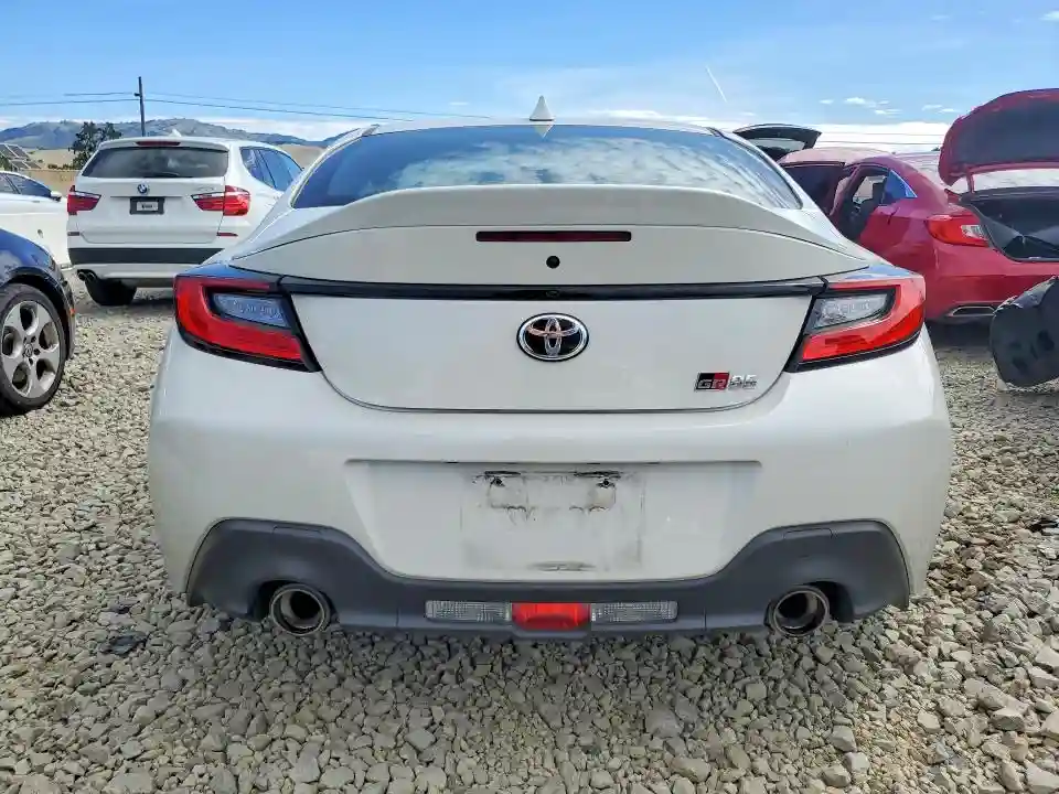 JF1ZNBE16P9764727 2023 TOYOTA GR 86 PREM-5