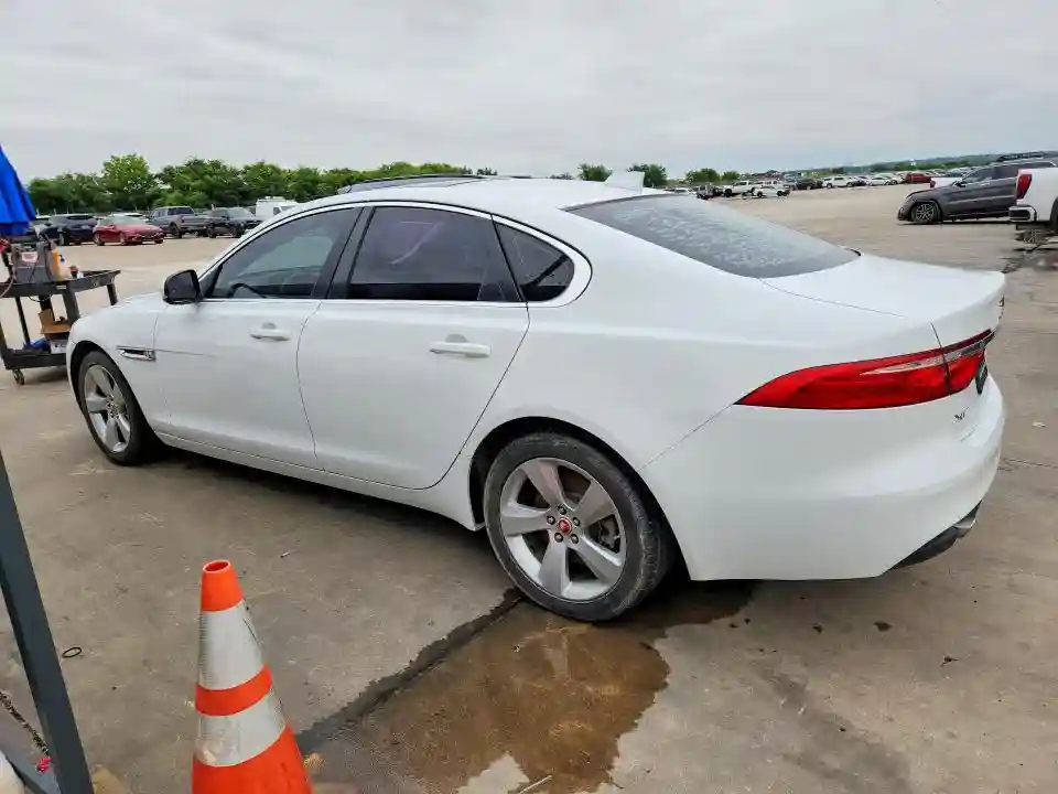 SAJBR4FX5JCY70175 2018 JAGUAR XF-1